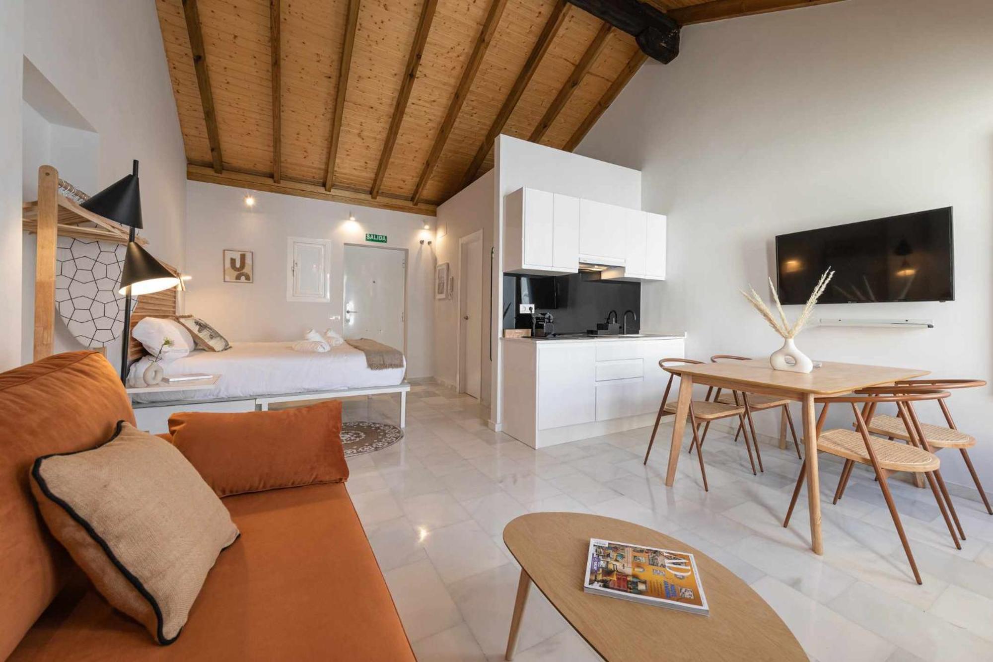 Isg Cuna Aparthotel Sevilla